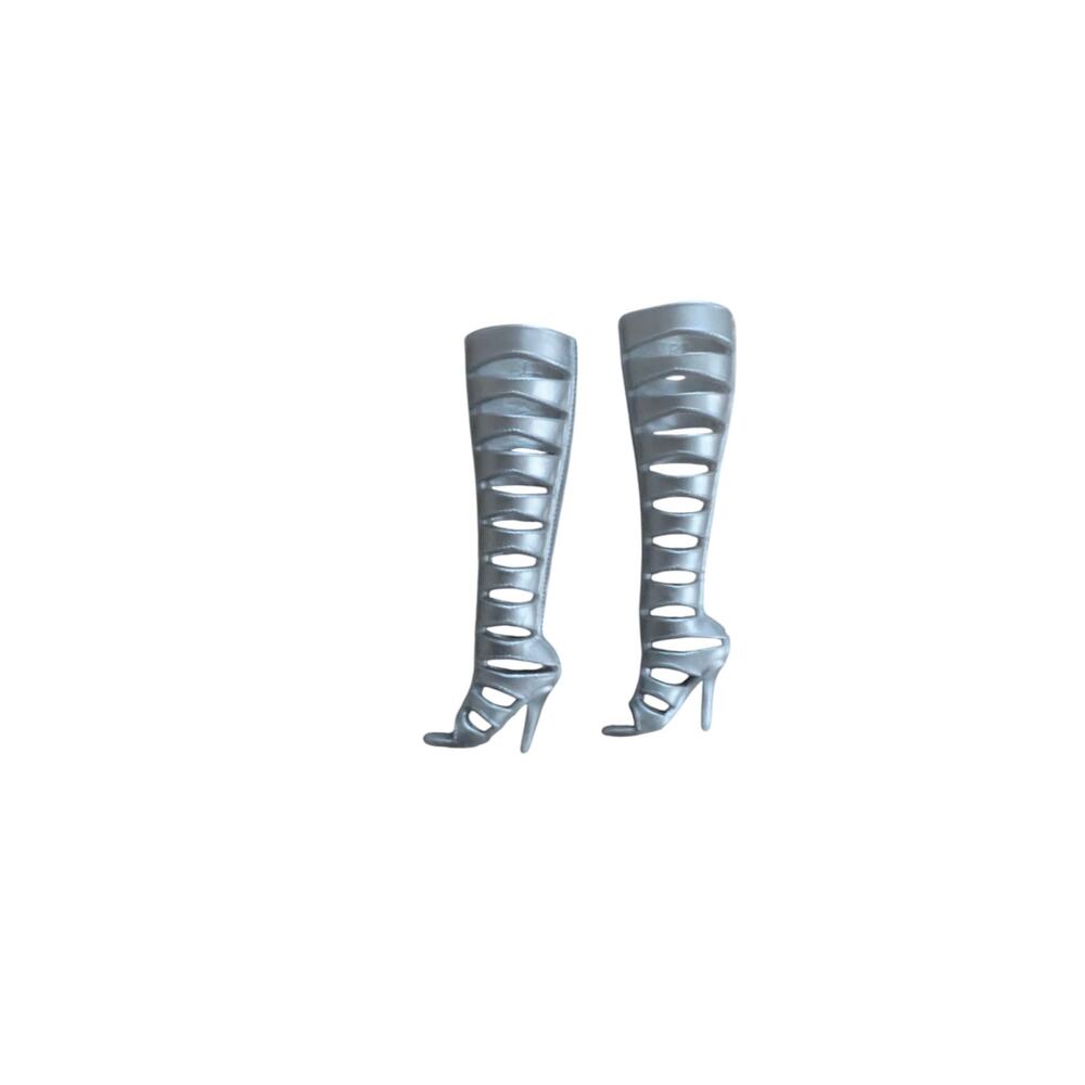 Barbie Made to Move Signature Looks #7 Petite Doll Tall Silver Boots Gladiator - Picture 2 of 3